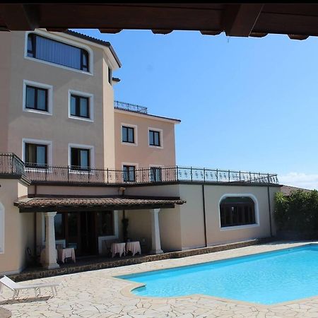 Le Tre Rose Hotel Bono  Bagian luar foto