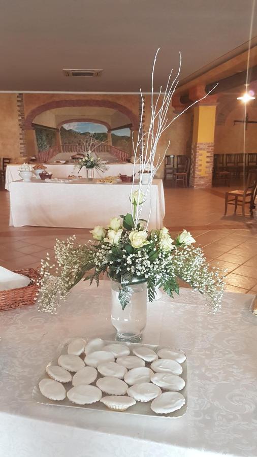 Le Tre Rose Hotel Bono  Bagian luar foto