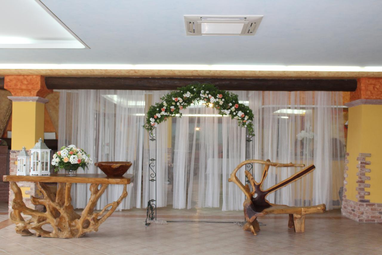 Le Tre Rose Hotel Bono  Bagian luar foto