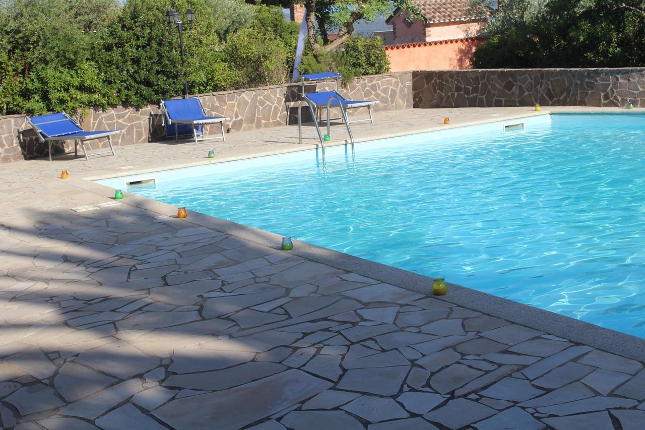 Le Tre Rose Hotel Bono  Bagian luar foto